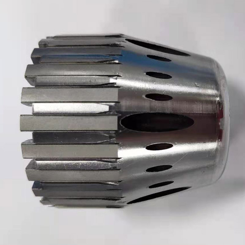 y a-t-il des exigences en matière de matériel pour le traitement de pièces de précision ?
