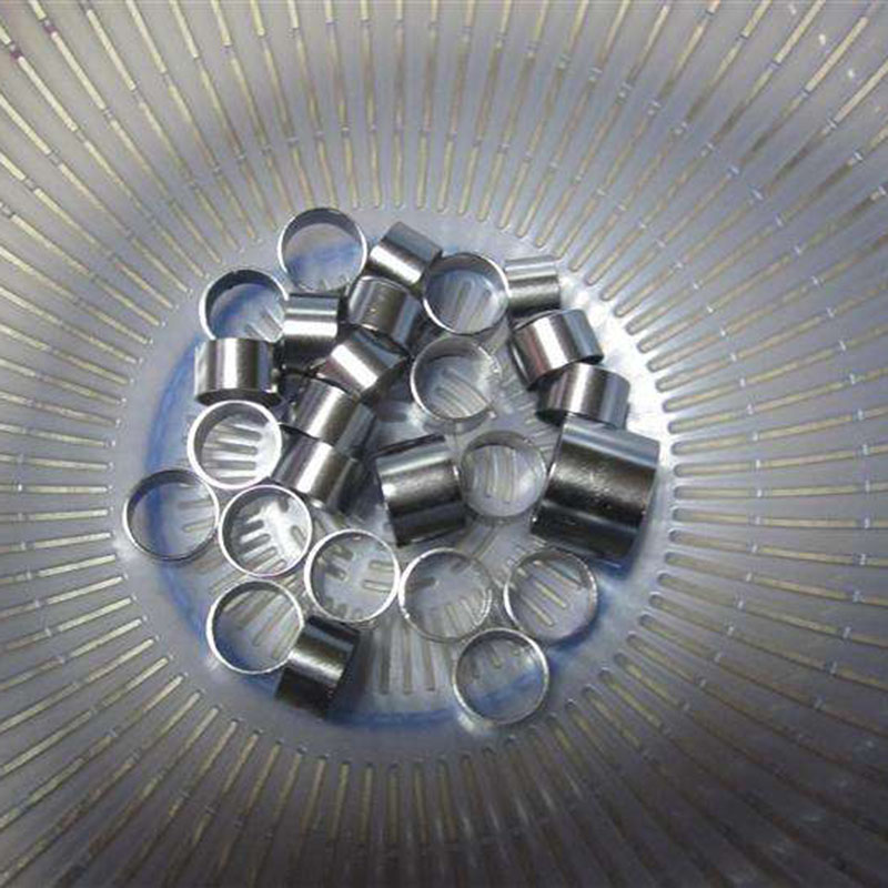 Comment nettoyer rapidement des pièces de quincaillerie de précision ?
