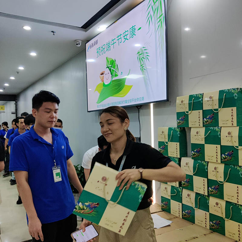 Far East Tech souhaite à tous un festival de bateaux-dragons sain
